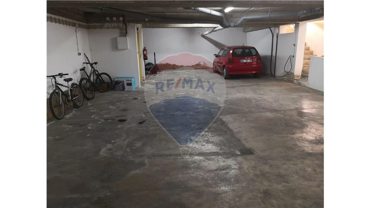 Garagem para Venda em Portimão Foto 8