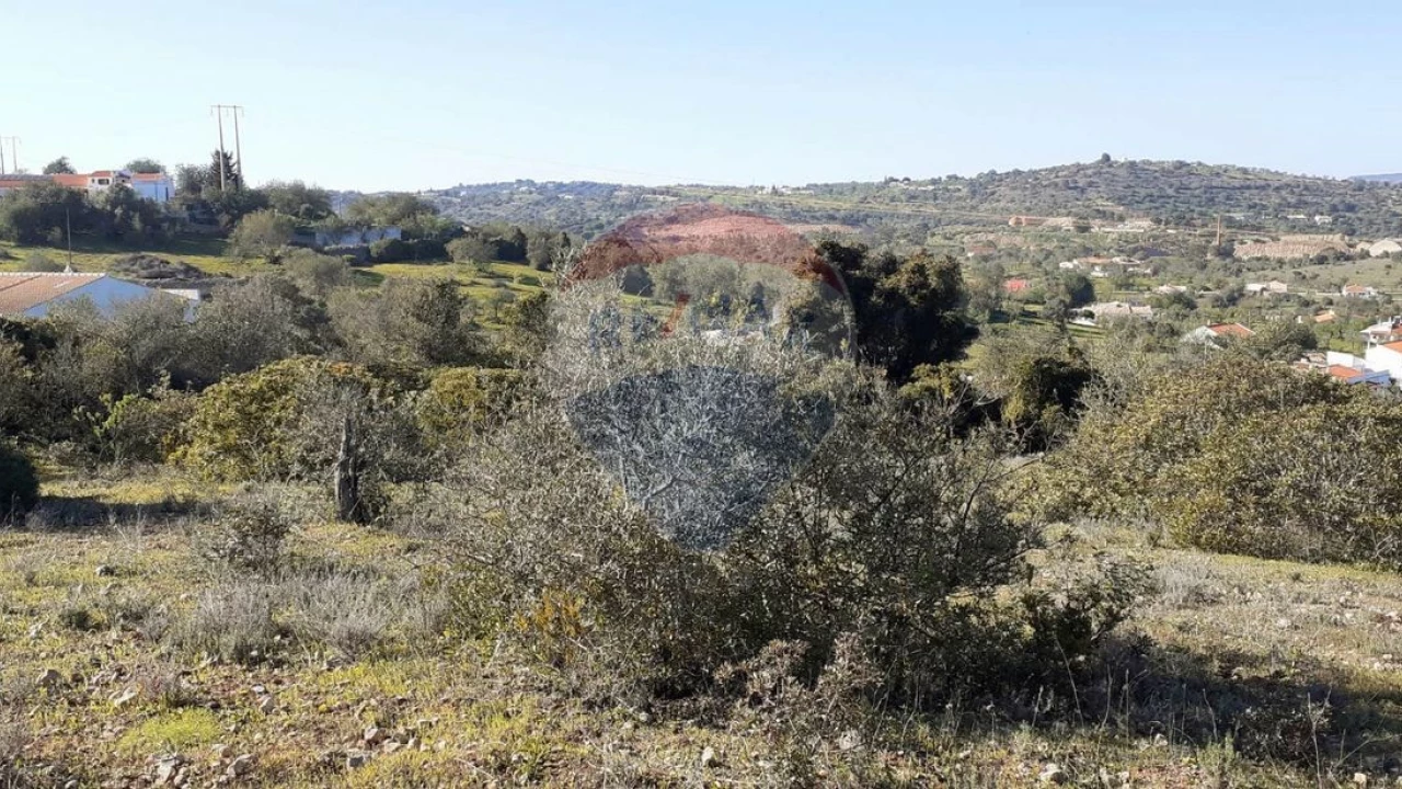 Terreno P/ Prédio para Venda em Paderne Foto 1