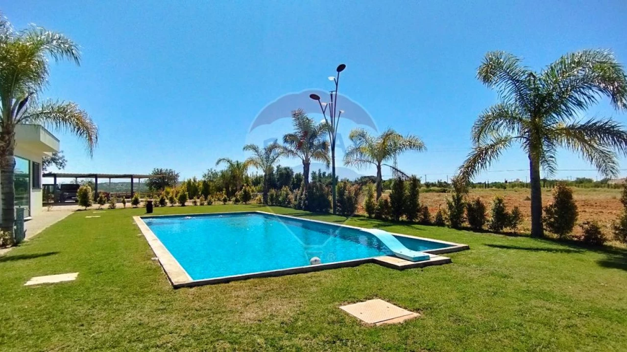 Moradia T5 para Venda em Guia Foto 17
