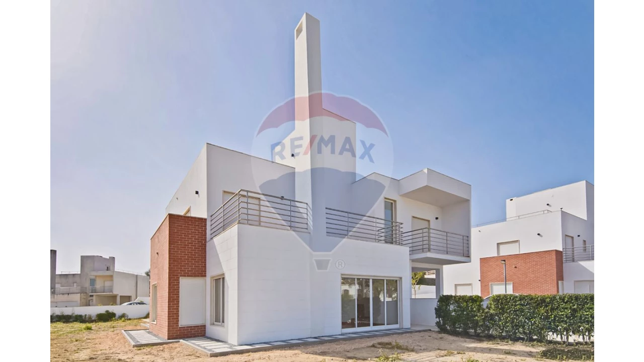 Moradia T4 para Venda em Albufeira e Olhos de Água Foto 3