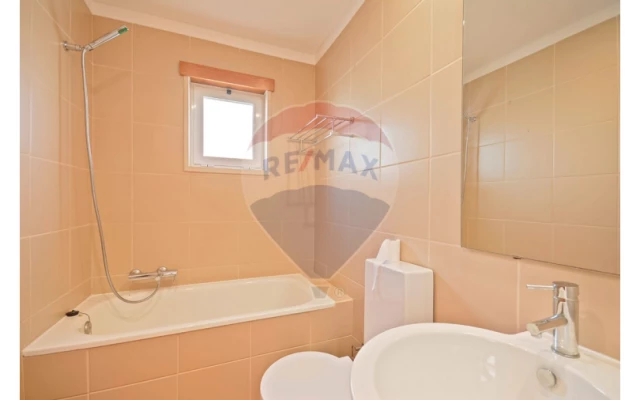 Moradia T4 para Venda em Albufeira e Olhos de Água Foto 2