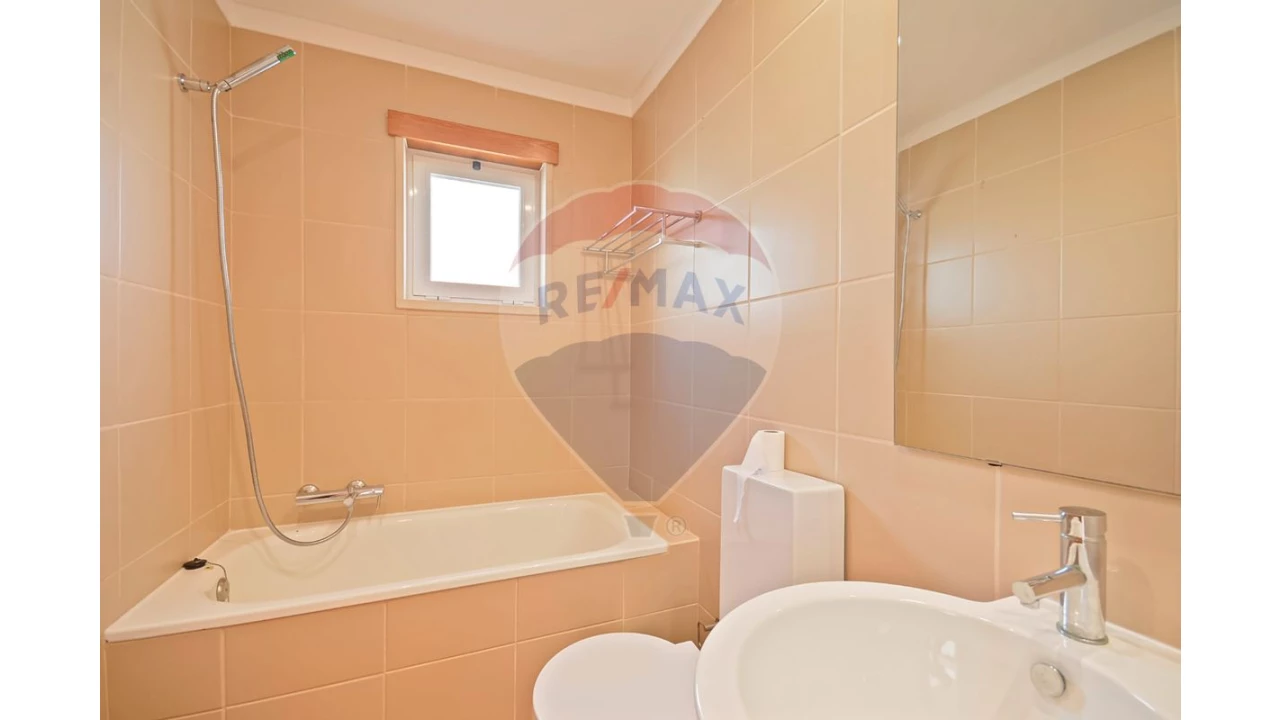 Moradia T4 para Venda em Albufeira e Olhos de Água Foto 9