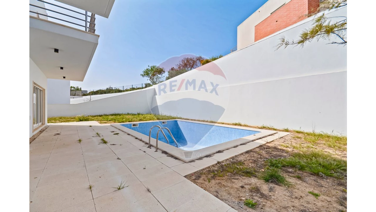 Moradia T4 para Venda em Albufeira e Olhos de Água Foto 4
