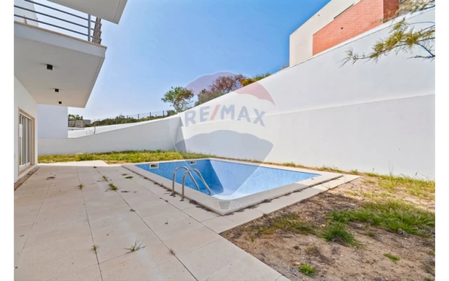 Moradia T4 para Venda em Albufeira e Olhos de Água Foto 12