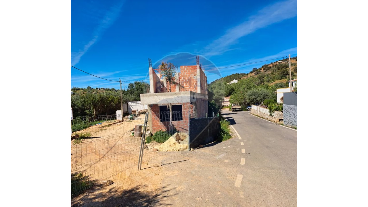 Moradia T4 para Venda em Santa Catarina da Fonte do Bispo Foto 4