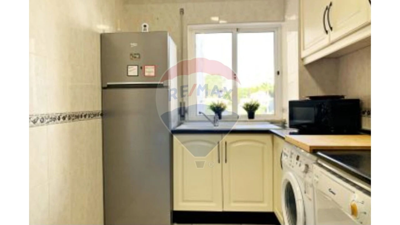 Apartamento T1 para Venda em Quarteira Foto 5