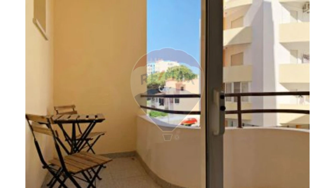 Apartamento T1 para Venda em Quarteira Foto 14