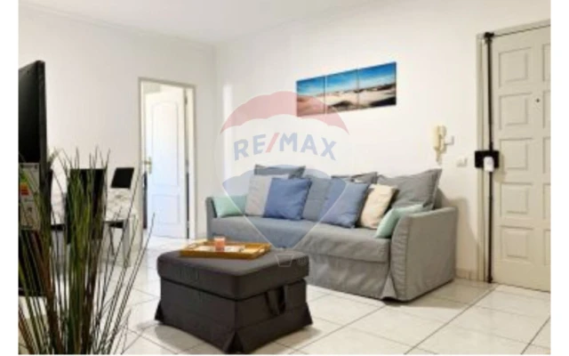 Apartamento T1 para Venda em Quarteira Foto 4