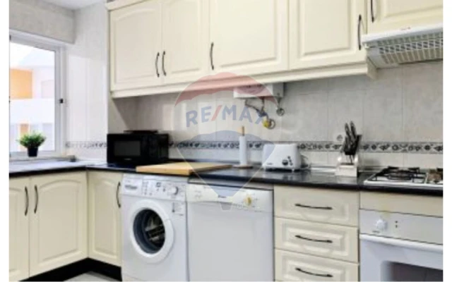 Apartamento T1 para Venda em Quarteira Foto 8