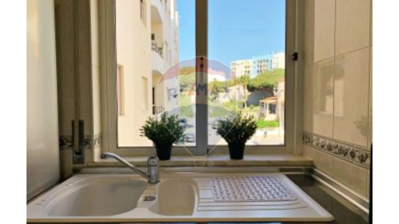 Apartamento T1 para Venda em Quarteira Foto 7