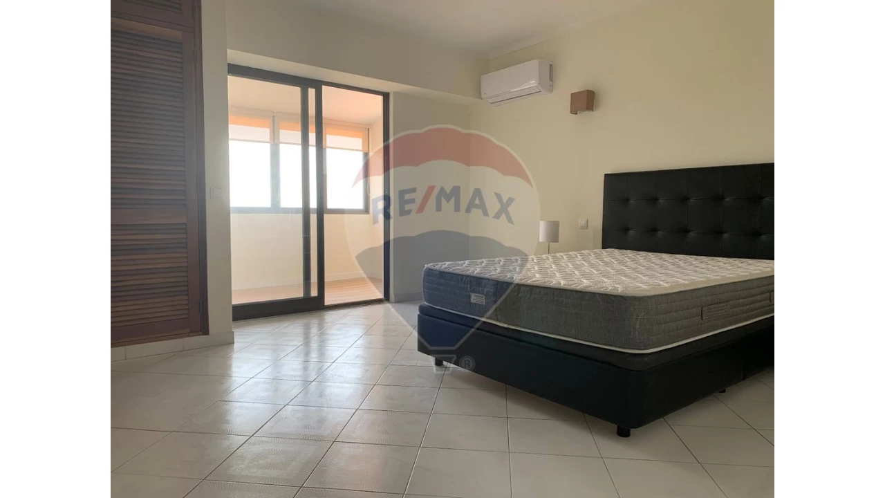 Apartamento T1 para Venda em Albufeira e Olhos de Água Foto 9
