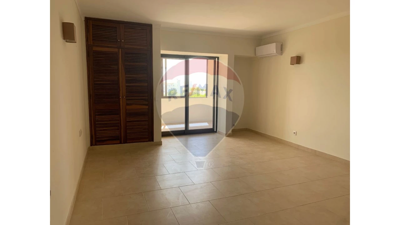 Apartamento T1 para Venda em Albufeira e Olhos de Água Foto 3