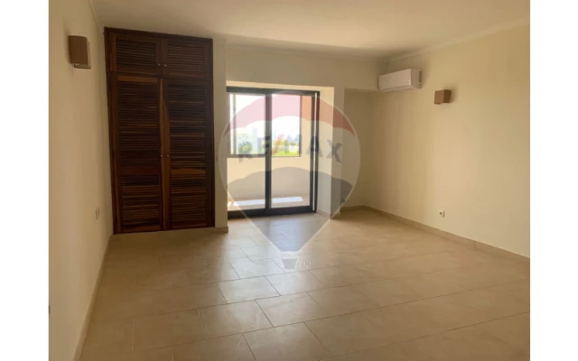 Apartamento T1 para Venda em Albufeira e Olhos de Água Foto 3