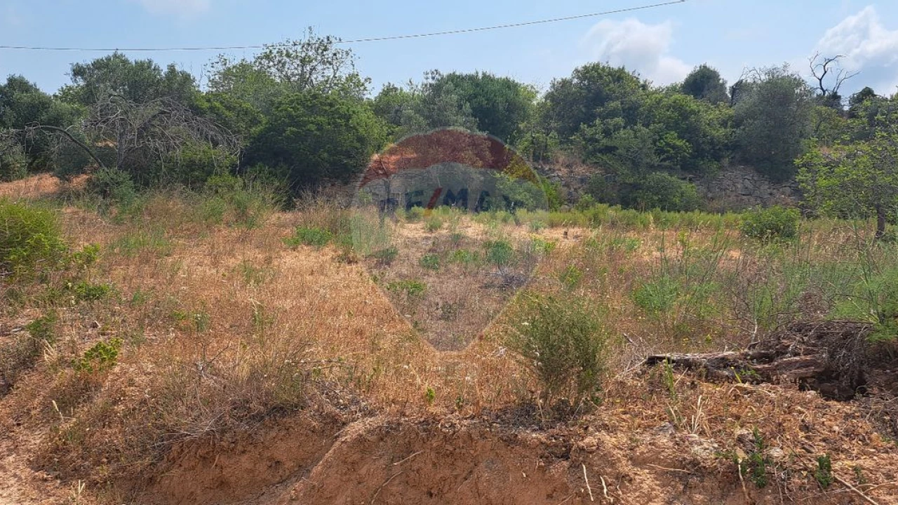 Moradia T2 para Venda em Loule (São Sebastião) Foto 10