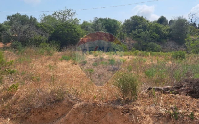 Moradia T2 para Venda em Loule (São Sebastião)