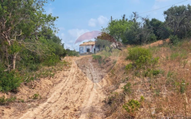 Moradia T2 para Venda em Loule (São Sebastião)