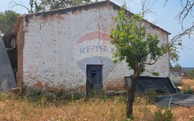 Moradia T2 para Venda em Loule (São Sebastião)