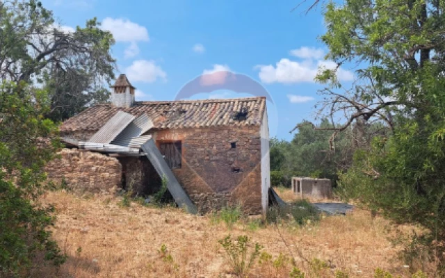 Moradia T2 para Venda em Loule (São Sebastião)