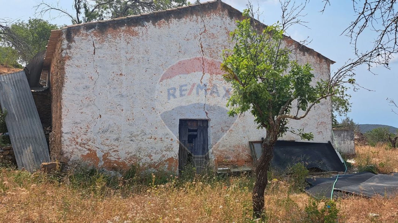 Moradia T2 para Venda em Loule (São Sebastião) Foto 6