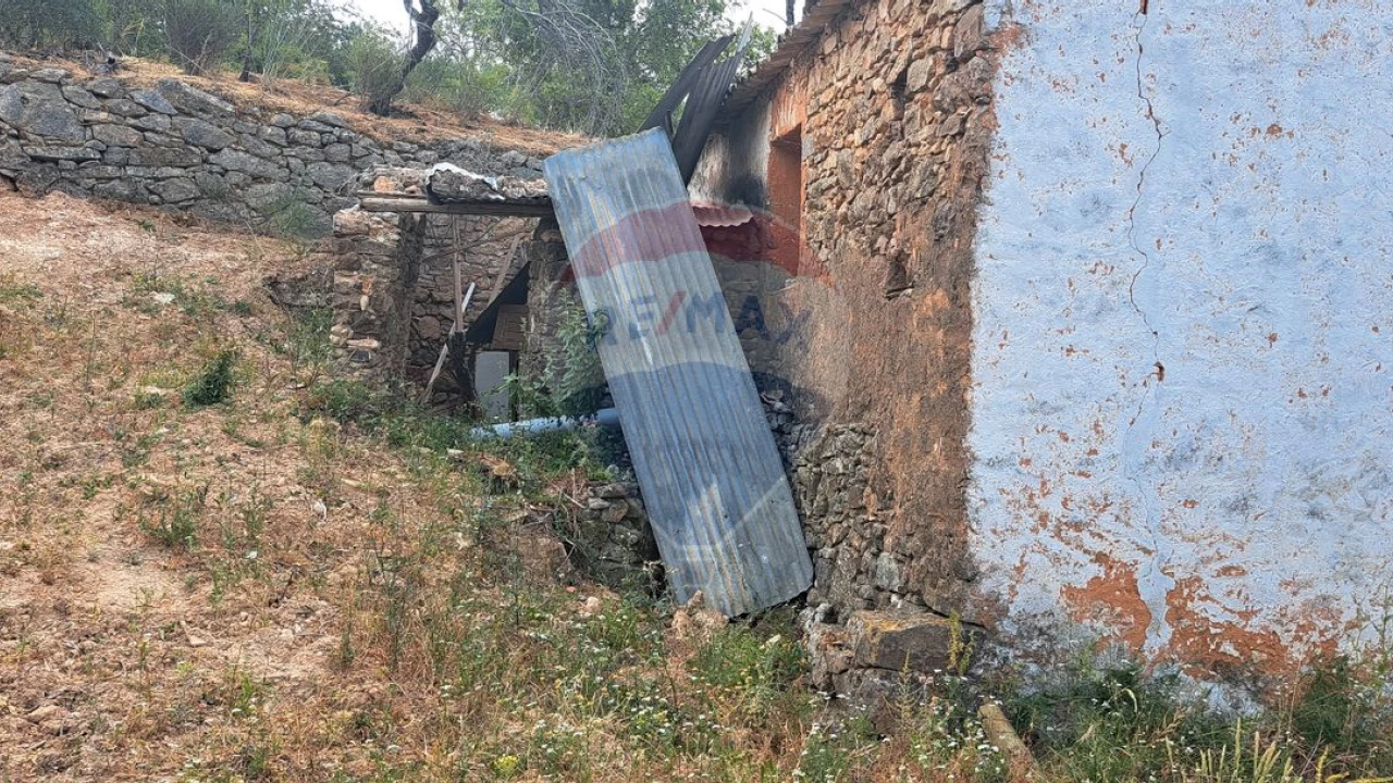 Moradia T2 para Venda em Loule (São Sebastião) Foto 12