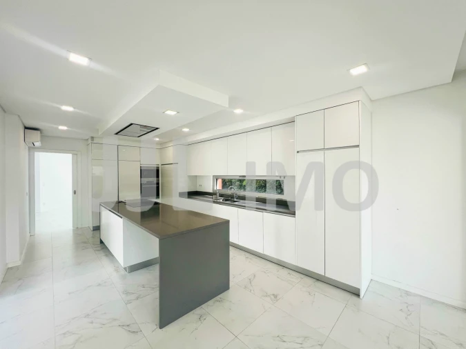 Moradia T5 para Venda em Charneca de Caparica e Sobreda Foto 19