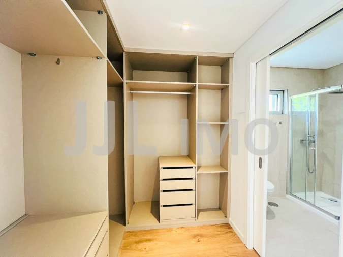Moradia T5 para Venda em Charneca de Caparica e Sobreda Foto 40