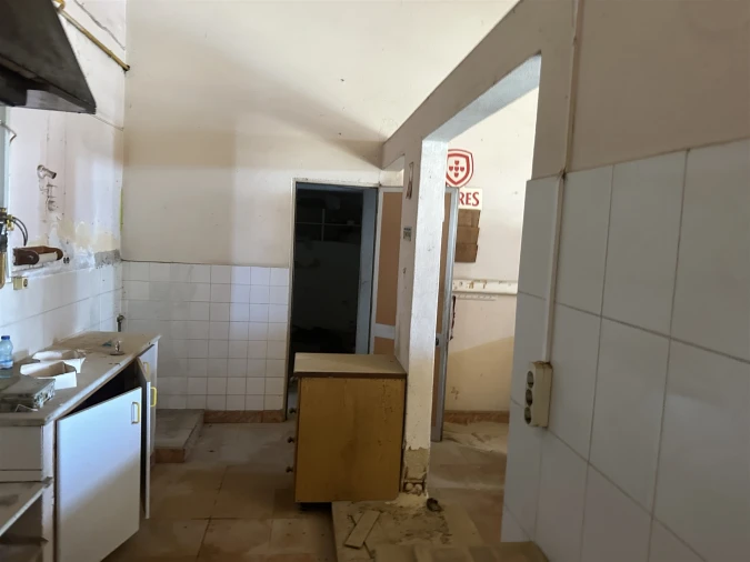 Armazém para Venda em Quelfes Foto 7