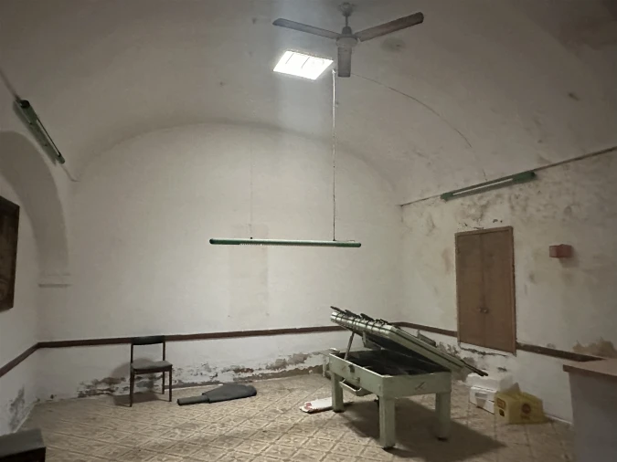 Armazém para Venda em Quelfes Foto 8