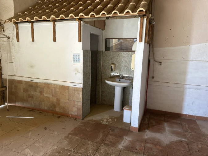 Armazém para Venda em Quelfes Foto 4