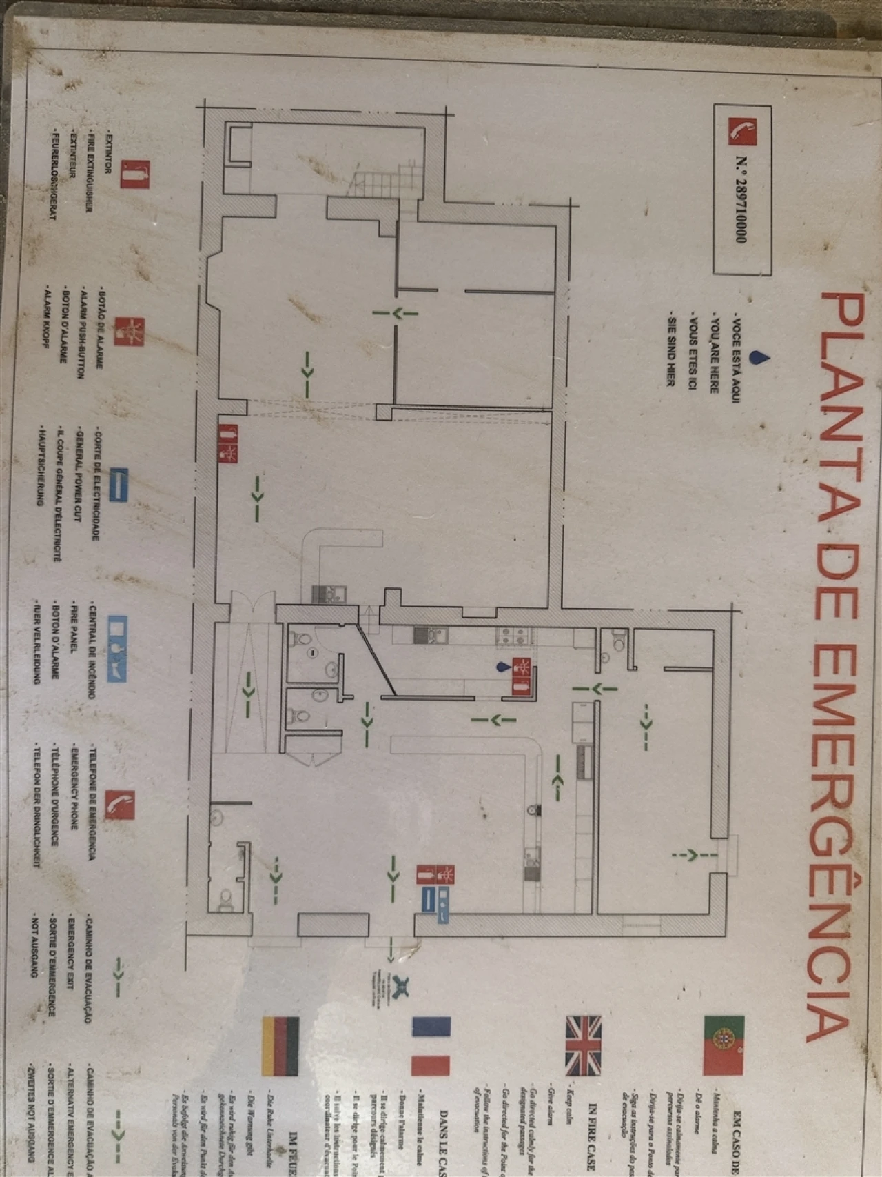 Armazém para Venda em Quelfes Foto 3