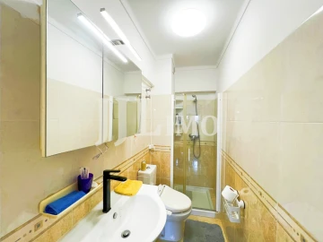 Apartamento T4 para Venda em Oeiras e São Julião da Barra, Paço de Arcos e Caxias