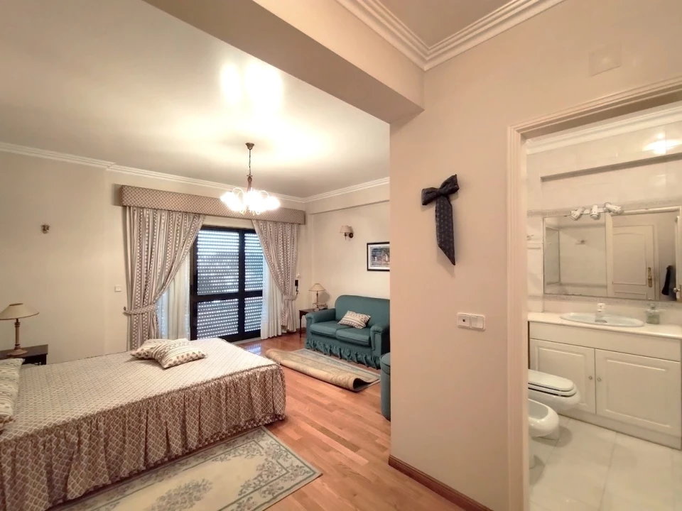 Apartamento T5 para Venda em Leiria, Pousos, Barreira e Cortes Foto 1