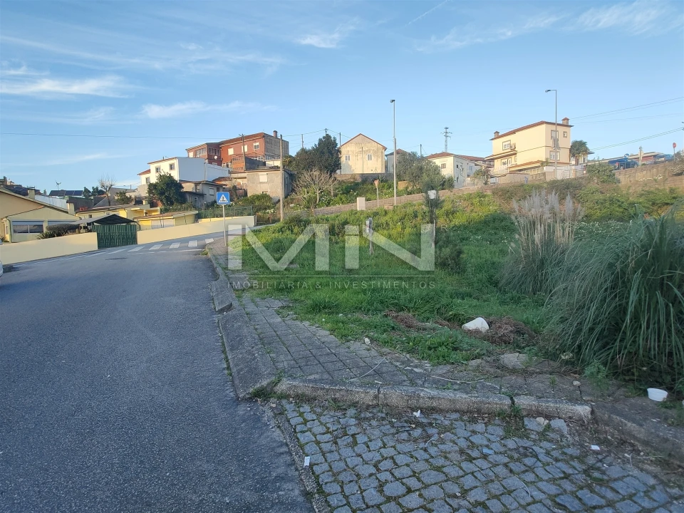 Terreno para Venda em Fânzeres e São Pedro da Cova Foto 5