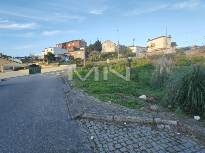 Terreno para Venda em Fânzeres e São Pedro da Cova Foto 5