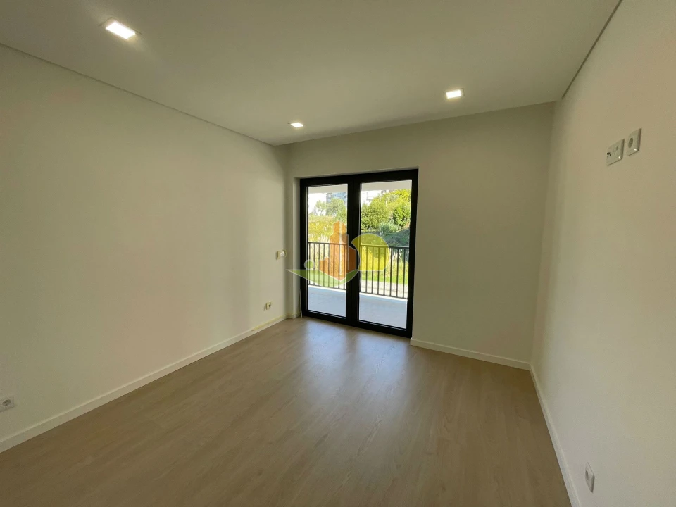 Moradia T4 para Venda em Tavarede Foto 17