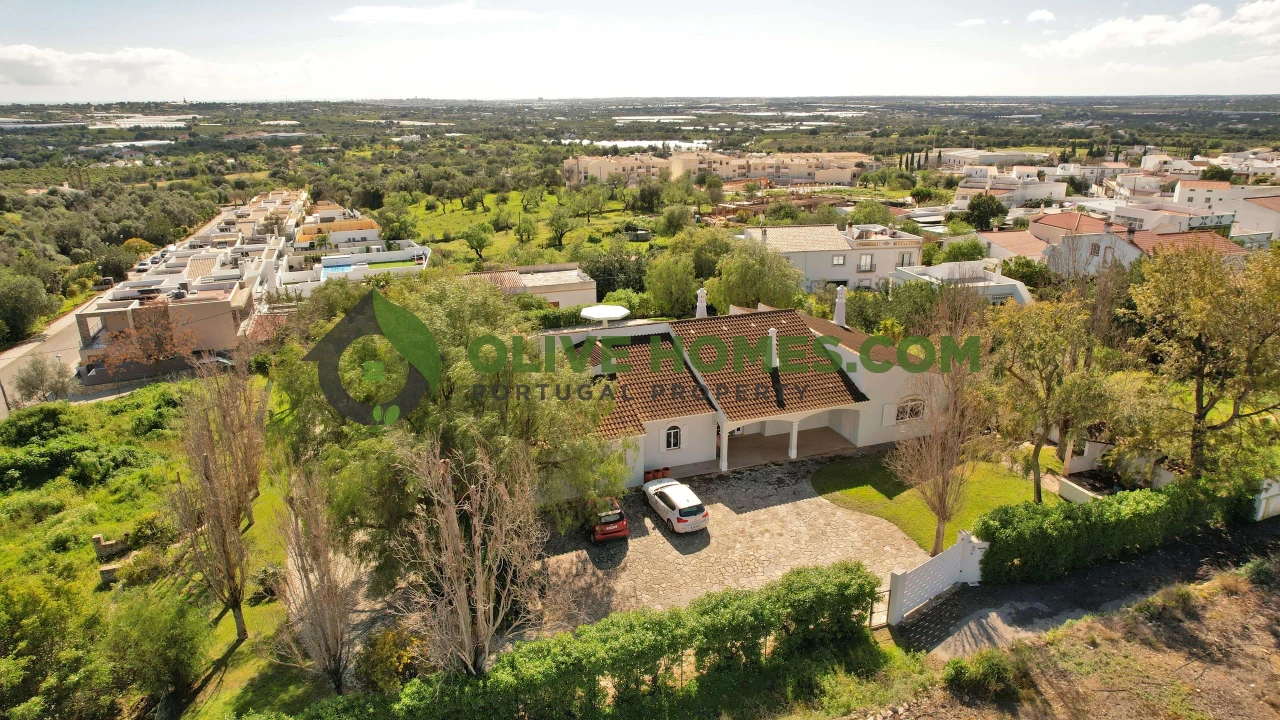 Moradia T6 para Venda em Faro (Sé e São Pedro) Foto 11