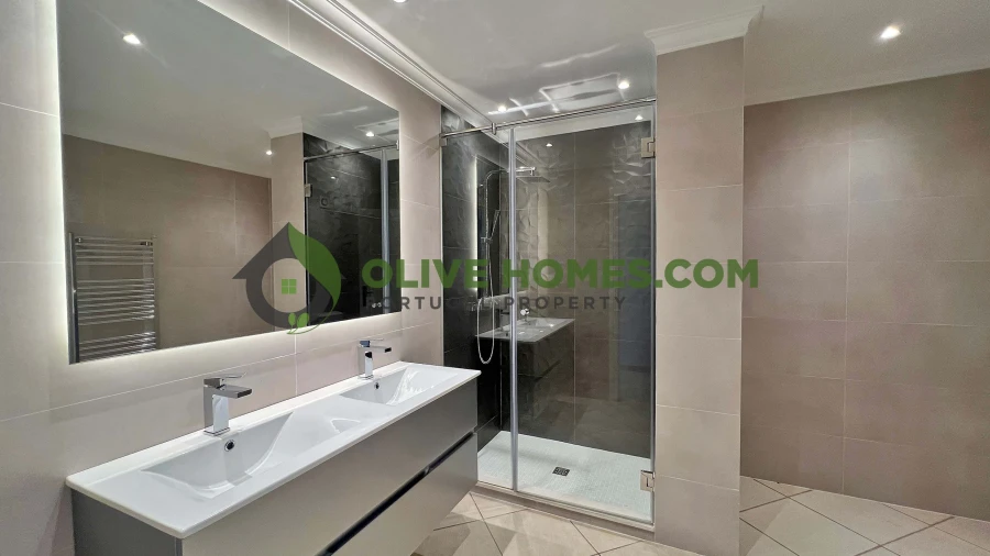 Moradia T6 para Venda em Faro (Sé e São Pedro) Foto 63