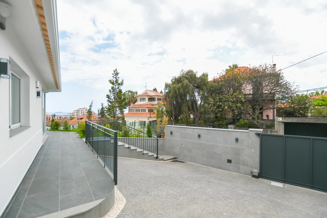 Moradia T3 para Venda em Funchal (São Pedro) Foto 22