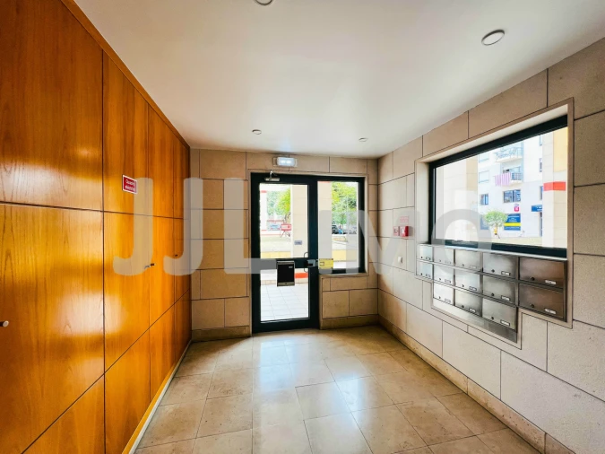 Apartamento T2 para Venda em Olivais Foto 6
