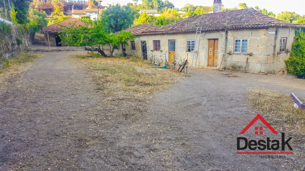 Prédio para Venda em Abrunhosa-A-Velha Foto 13