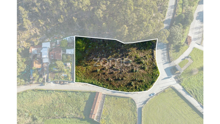 Terreno para Venda em Castêlo da Maia Foto 2