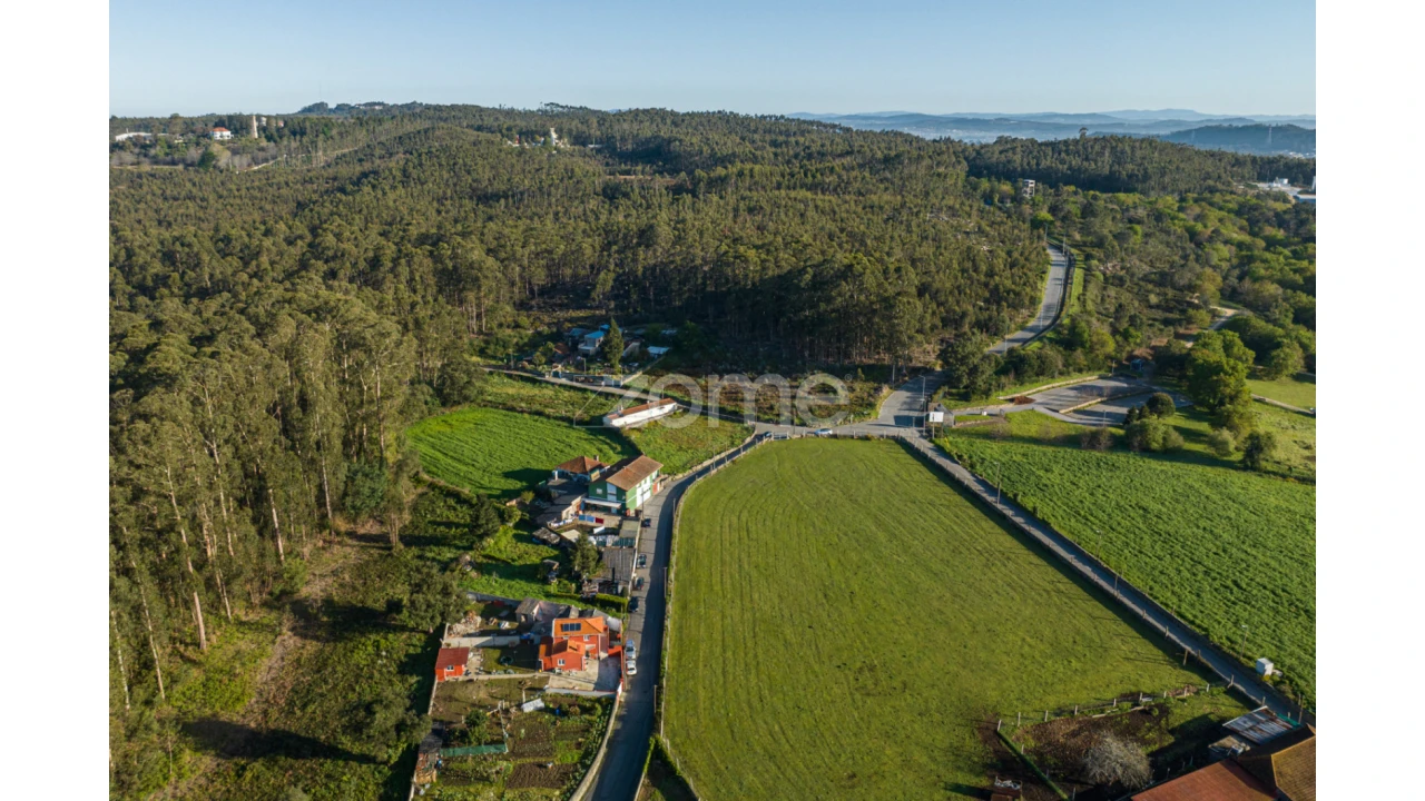 Terreno para Venda em Castêlo da Maia Foto 3