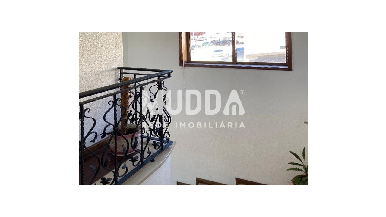 Armazém para Venda em São João da Madeira Foto 4