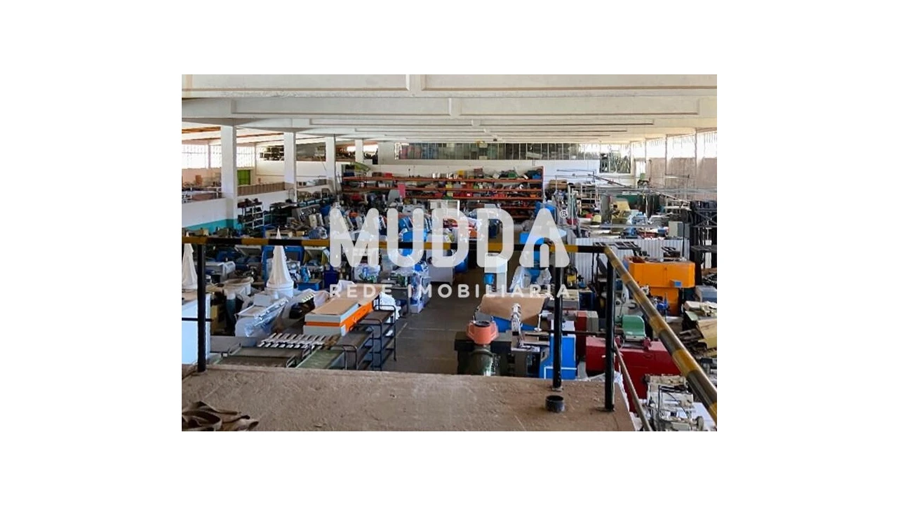Armazém para Venda em São João da Madeira Foto 8