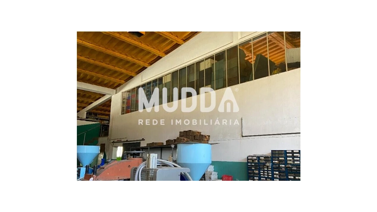 Armazém para Venda em São João da Madeira Foto 20