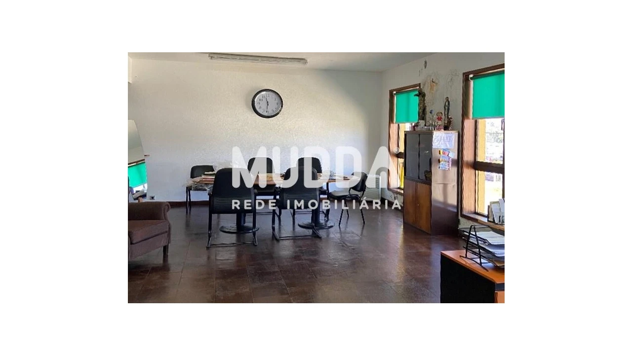 Armazém para Venda em São João da Madeira Foto 6