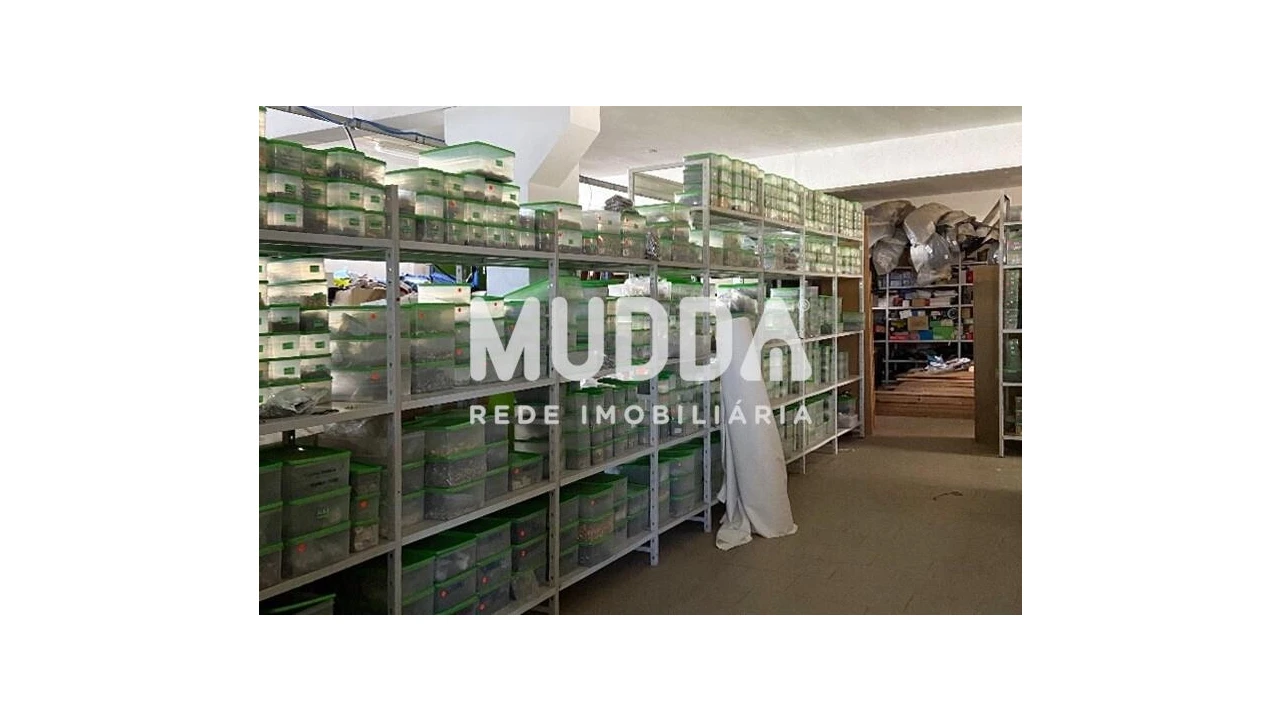 Armazém para Venda em São João da Madeira Foto 13
