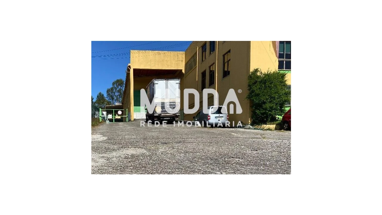 Armazém para Venda em São João da Madeira Foto 18