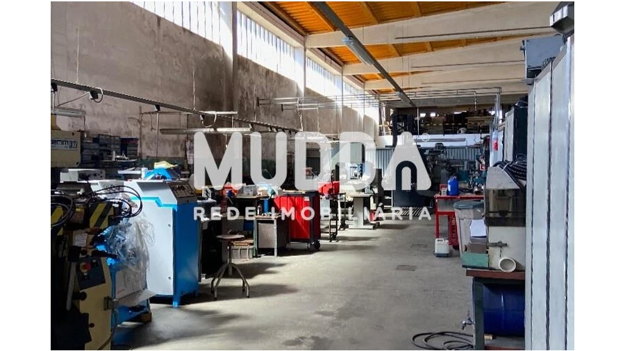 Armazém para Venda em São João da Madeira Foto 11