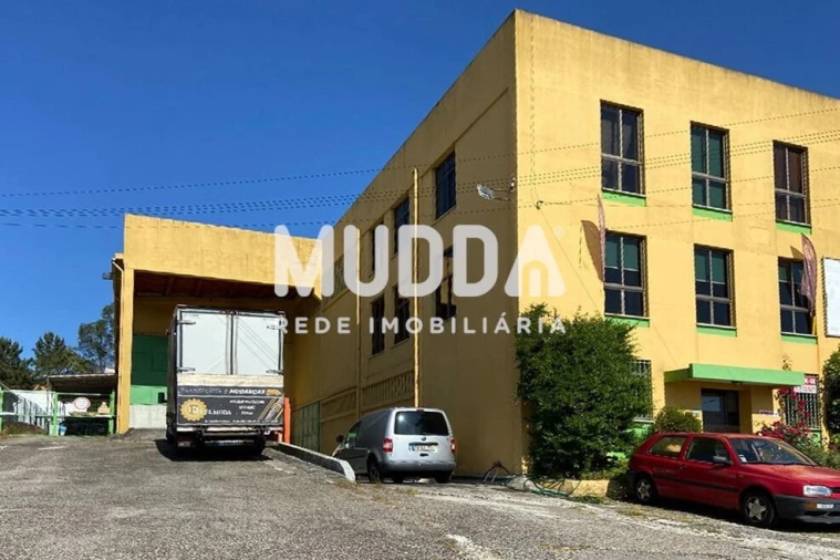 Armazém para Venda em São João da Madeira Foto 2